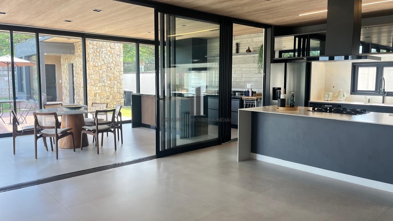 Casa à venda com 4 quartos, 400m² - Foto 15