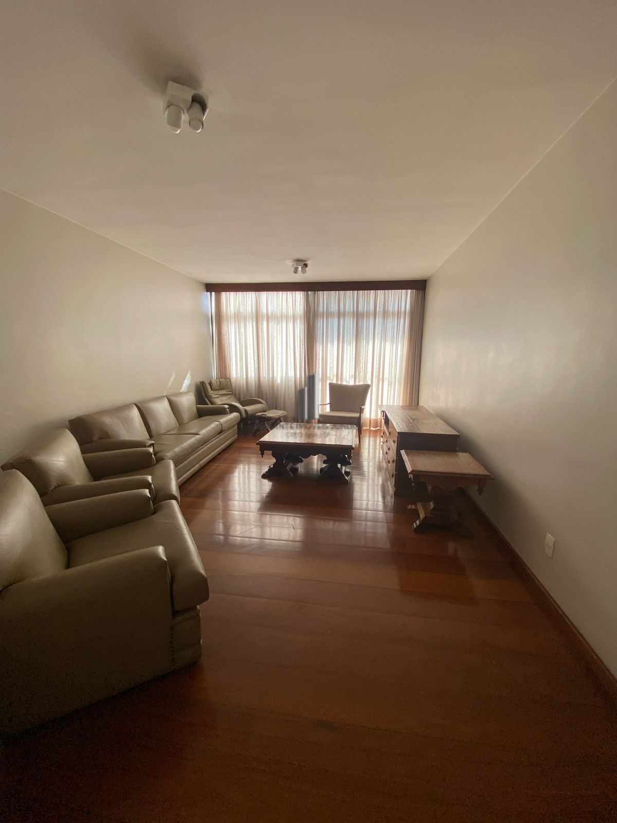 Apartamento à venda com 3 quartos, 145m² - Foto 3