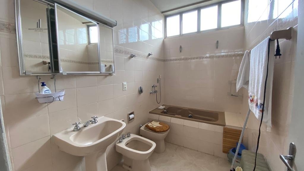 Casa à venda com 4 quartos, 402m² - Foto 11