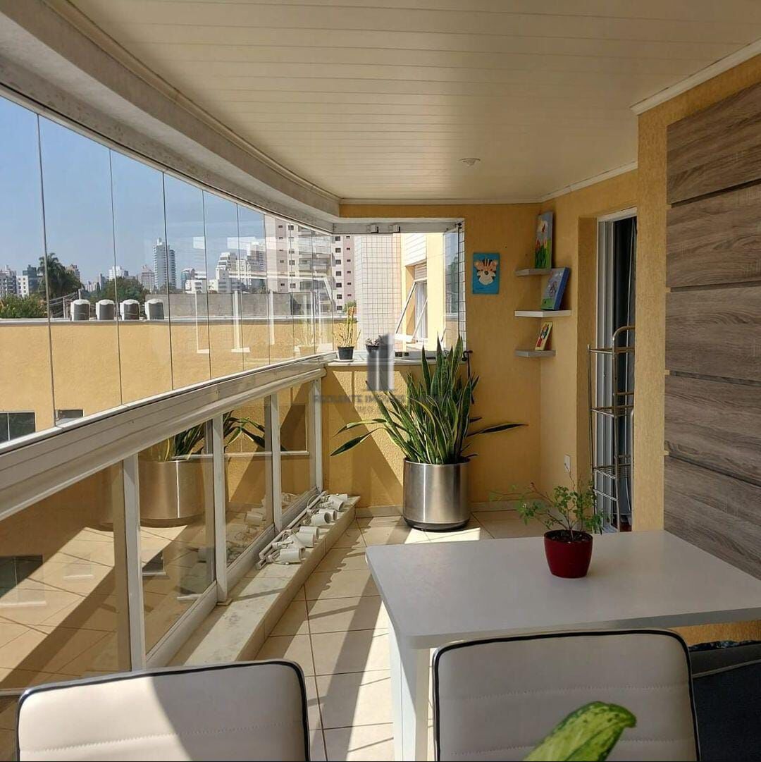 Apartamento à venda com 3 quartos, 187m² - Foto 5