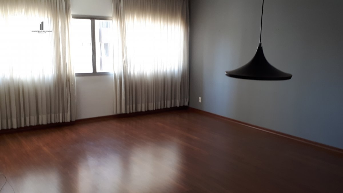 Apartamento à venda com 3 quartos, 135m² - Foto 2