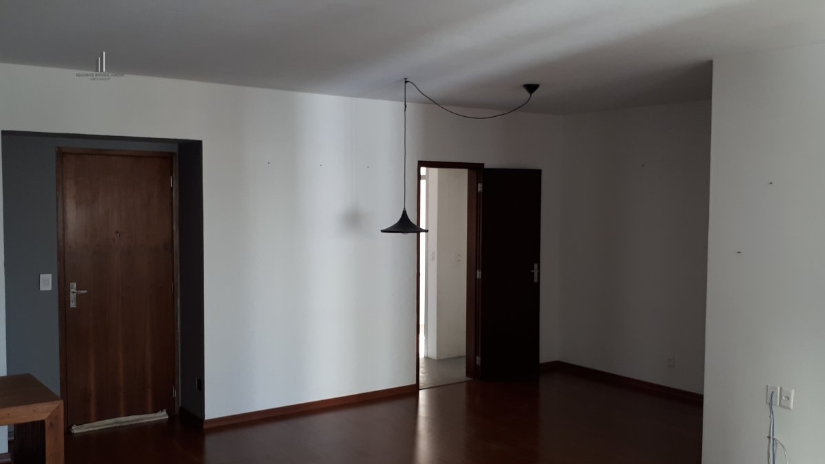 Apartamento à venda com 3 quartos, 135m² - Foto 3