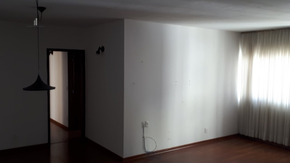 Apartamento à venda com 3 quartos, 135m² - Foto 4