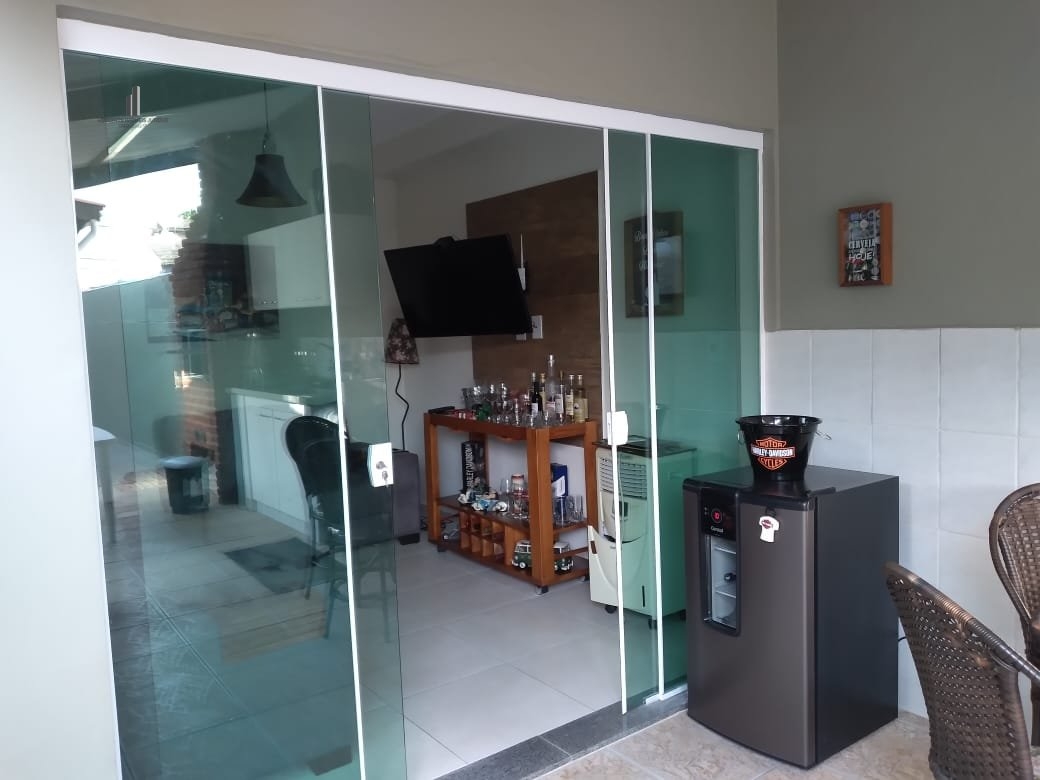 Casa à venda com 3 quartos, 191m² - Foto 4