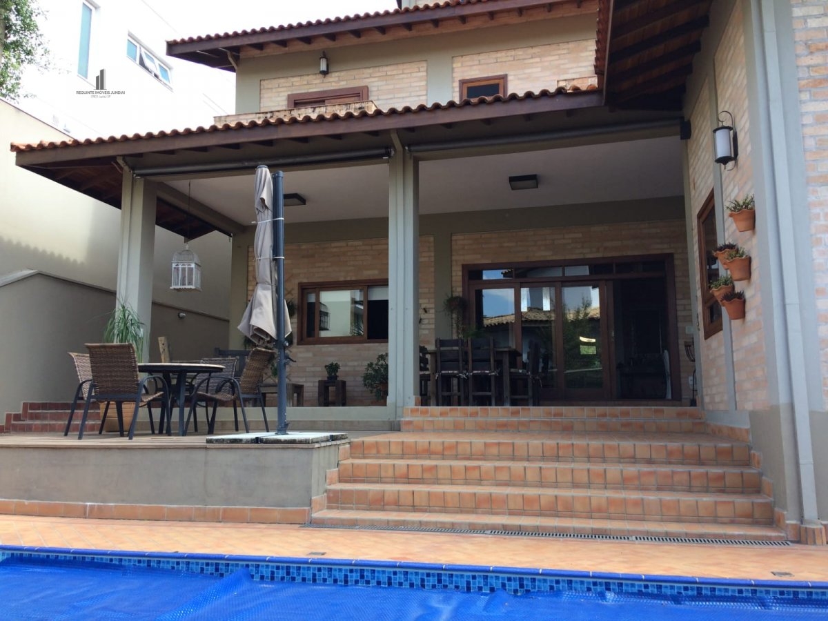 Casa de Condomínio à venda com 3 quartos, 305m² - Foto 2