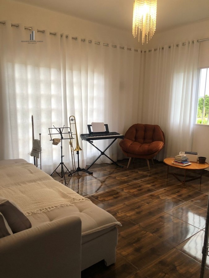 Casa à venda com 4 quartos, 150m² - Foto 2