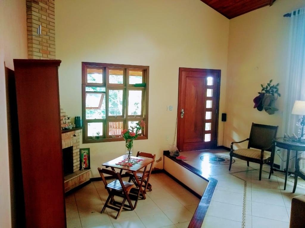 Casa de Condomínio à venda com 3 quartos, 325m² - Foto 5