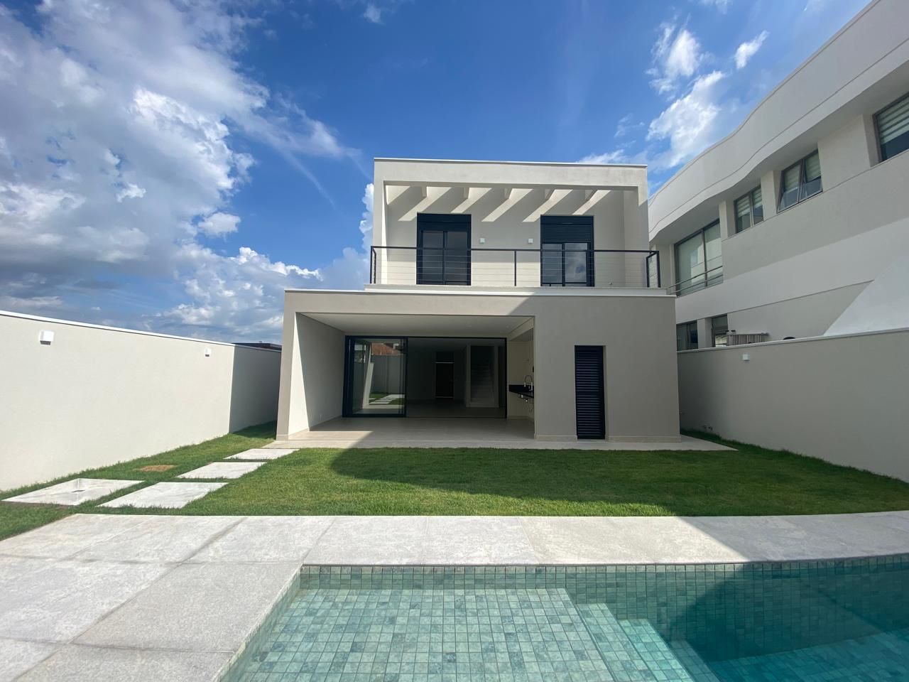 Casa à venda com 3 quartos, 280m² - Foto 5