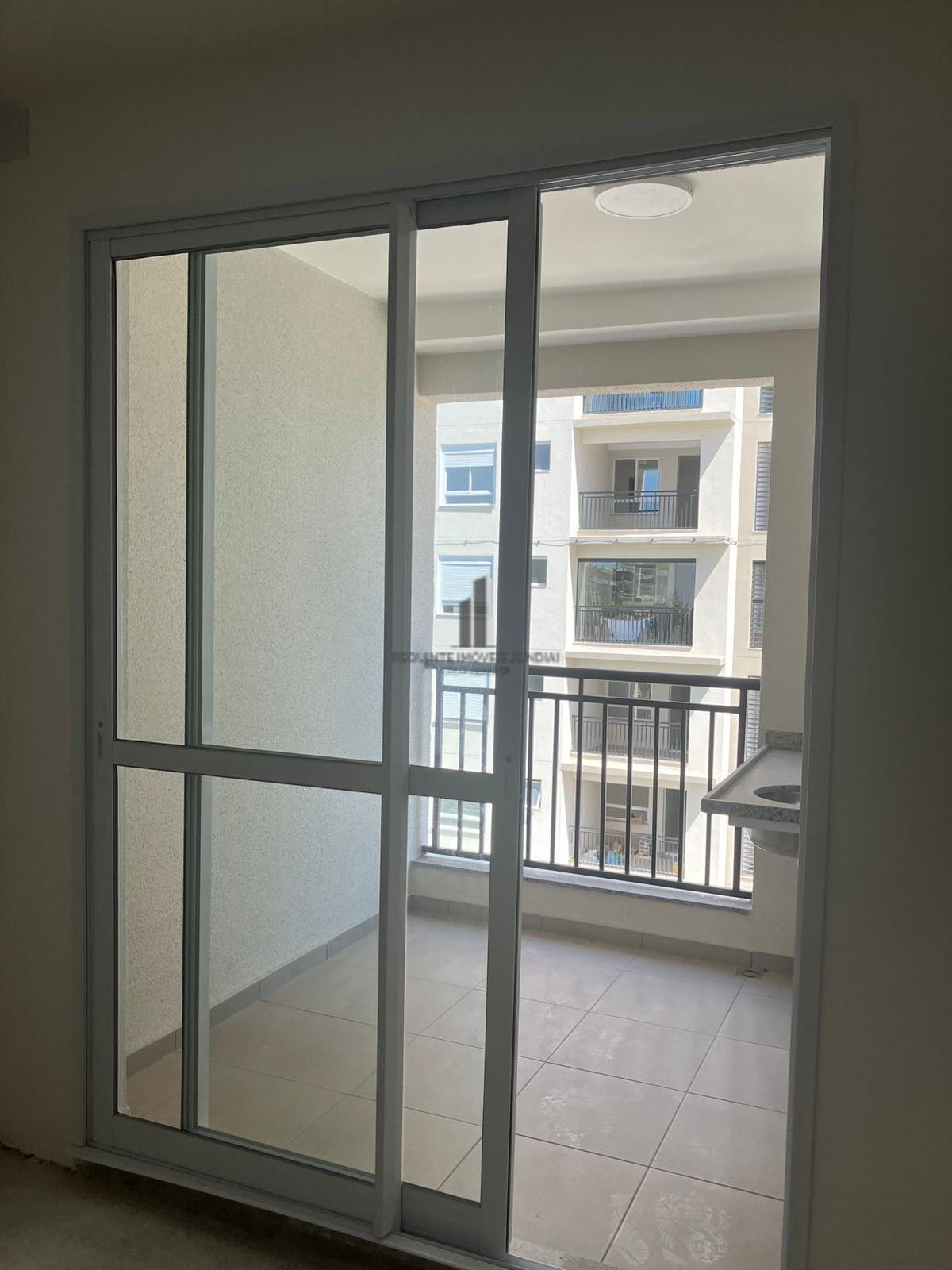Apartamento à venda com 2 quartos, 72m² - Foto 3