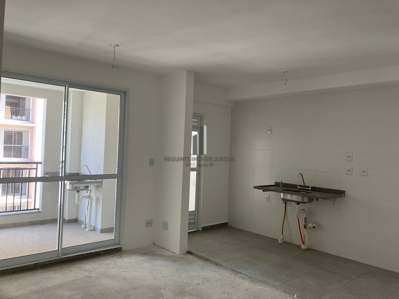 Apartamento à venda com 2 quartos, 72m² - Foto 2