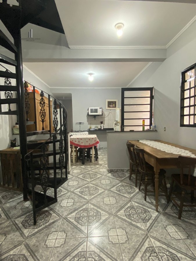 Casa à venda com 2 quartos, 150m² - Foto 4