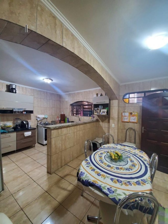 Casa à venda com 4 quartos, 198m² - Foto 4