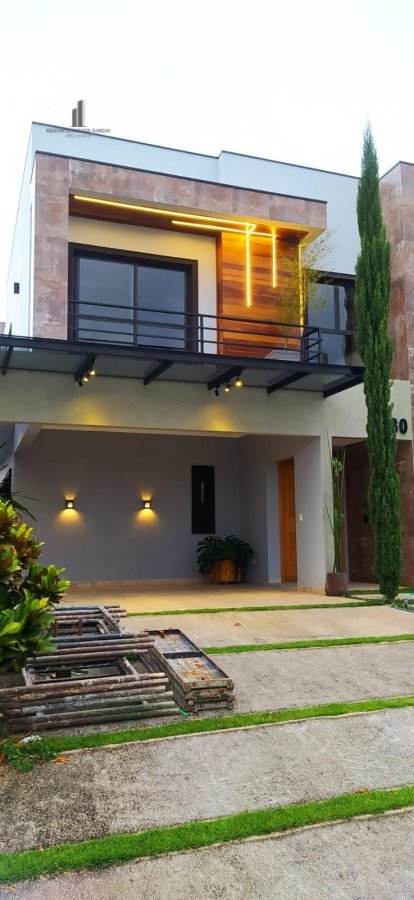 Casa de Condomínio à venda com 4 quartos, 250m² - Foto 4