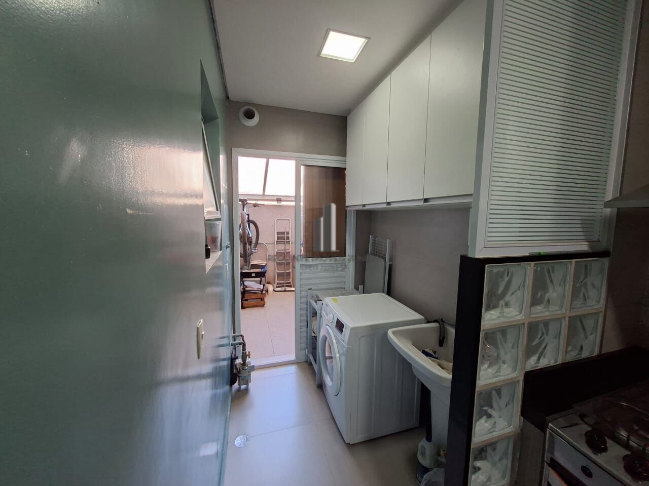Apartamento à venda com 3 quartos, 103m² - Foto 9