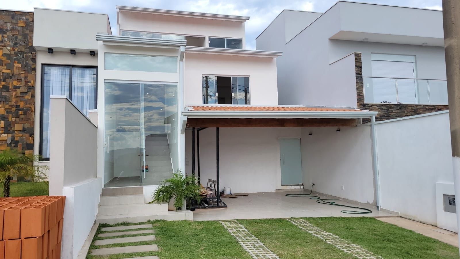 Casa de Condomínio à venda com 4 quartos, 170m² - Foto 2