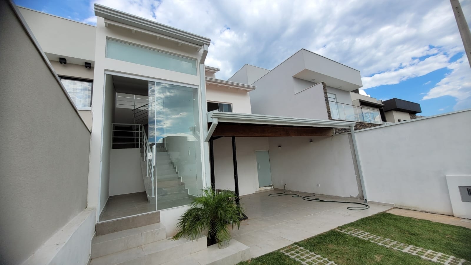 Casa de Condomínio à venda com 4 quartos, 170m² - Foto 3