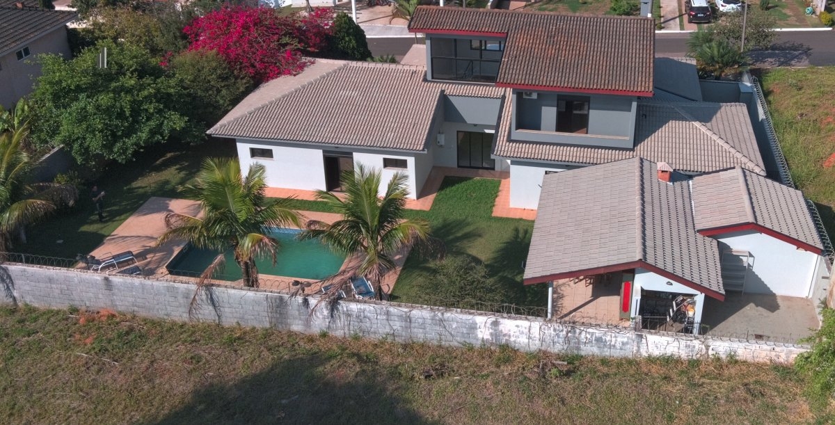 Casa à venda com 4 quartos, 400m² - Foto 3