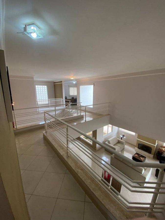 Casa à venda com 3 quartos, 341m² - Foto 11