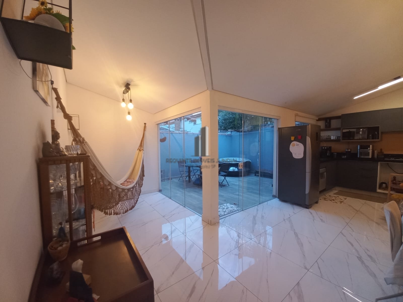 Casa de Condomínio à venda com 3 quartos, 160m² - Foto 4