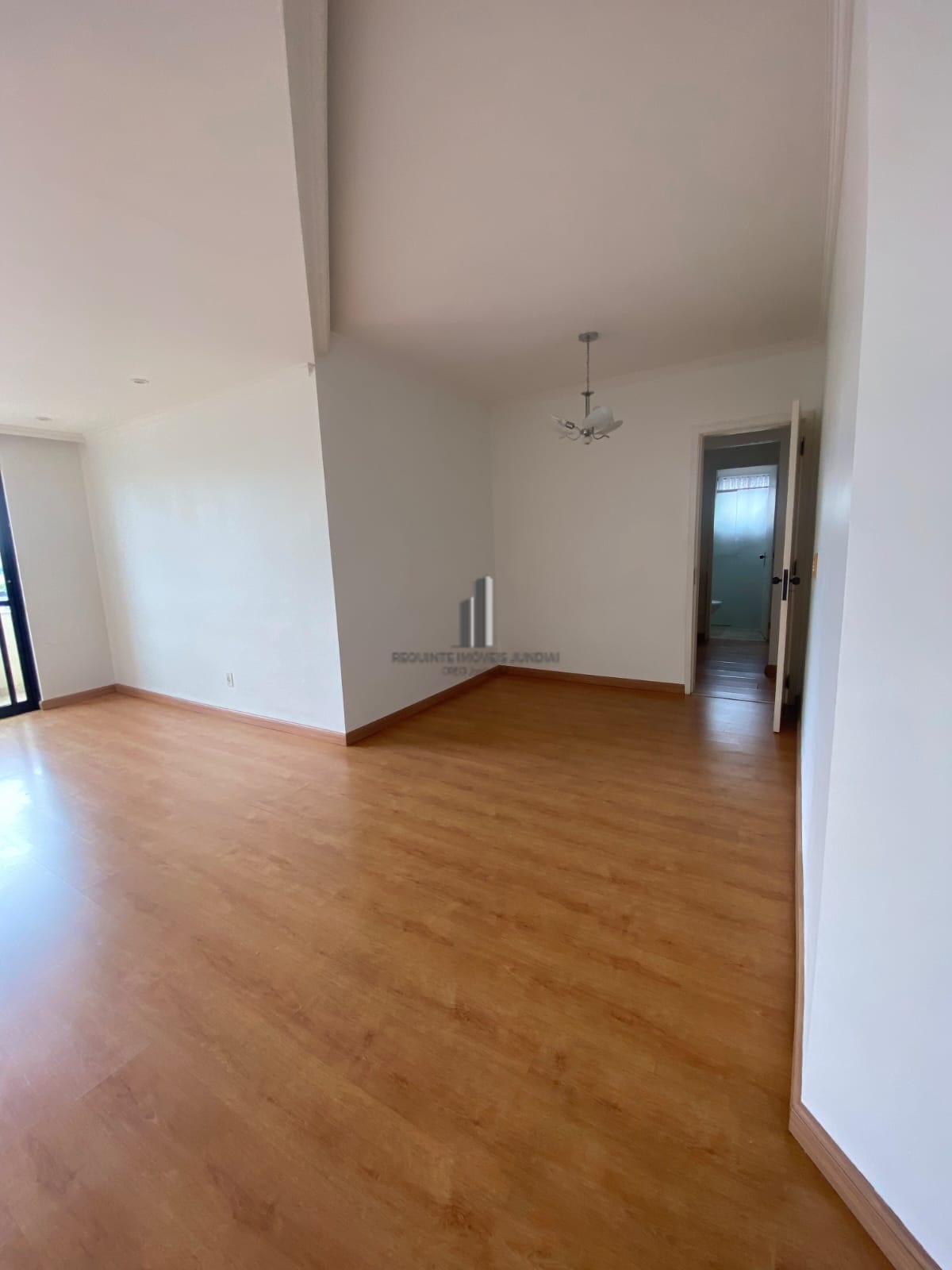 Apartamento à venda com 3 quartos, 96m² - Foto 3