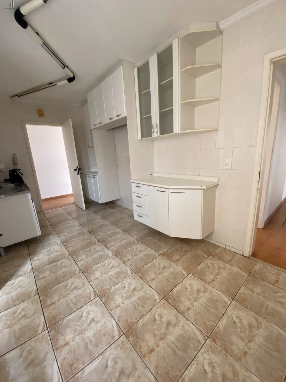 Apartamento à venda com 3 quartos, 96m² - Foto 11