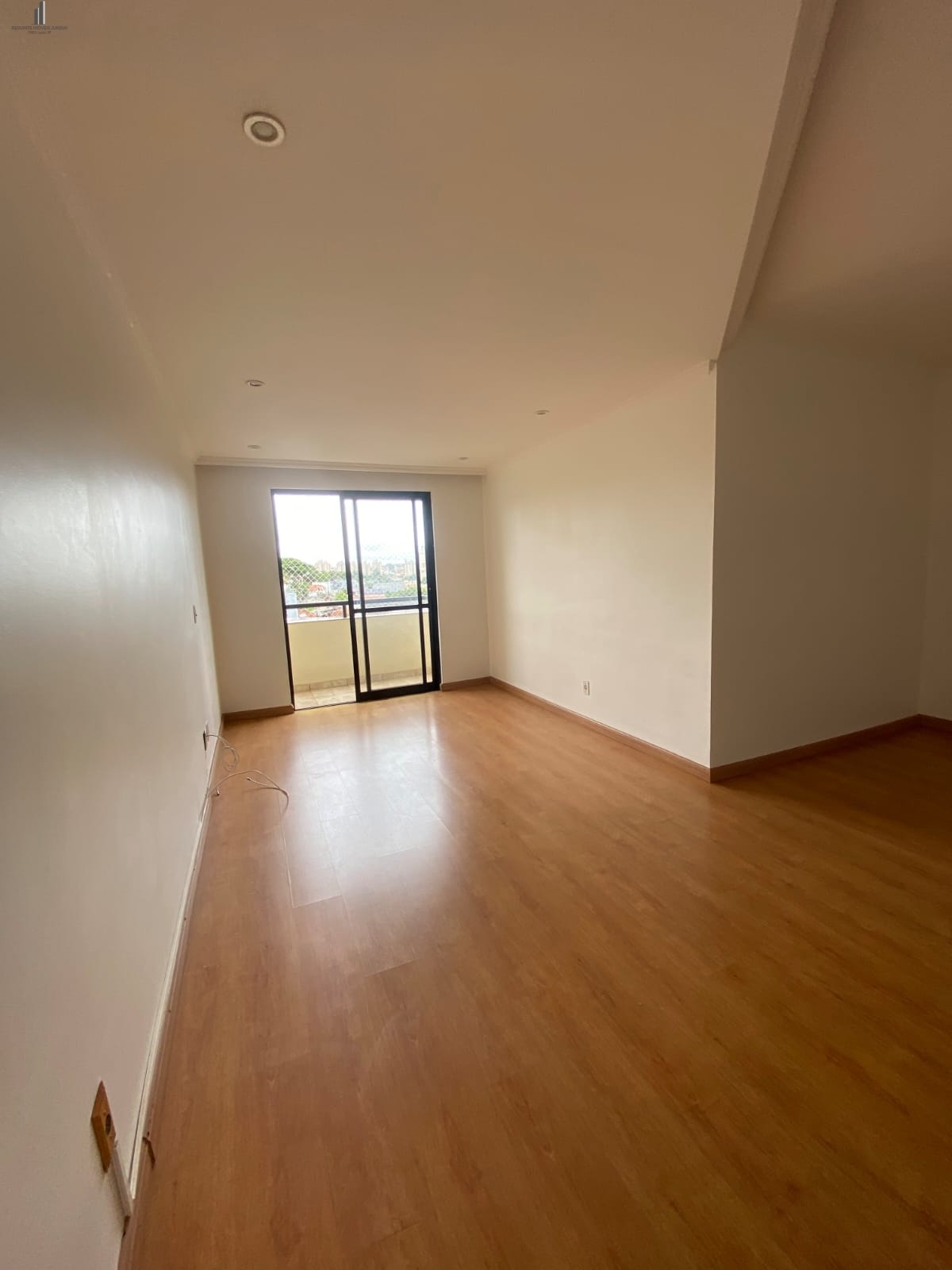 Apartamento à venda com 3 quartos, 96m² - Foto 2