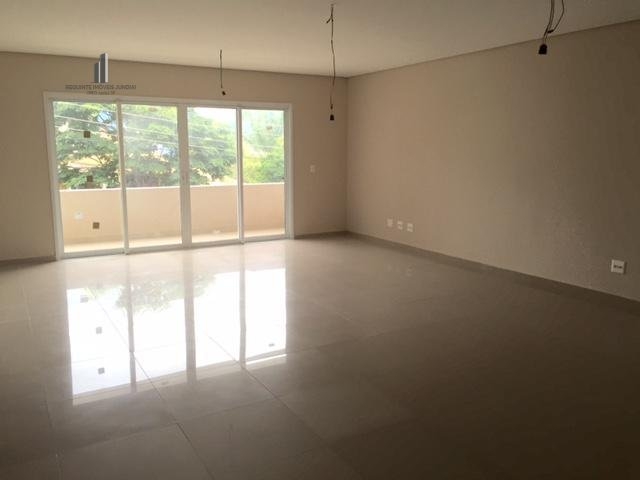 Casa à venda com 4 quartos, 315m² - Foto 2