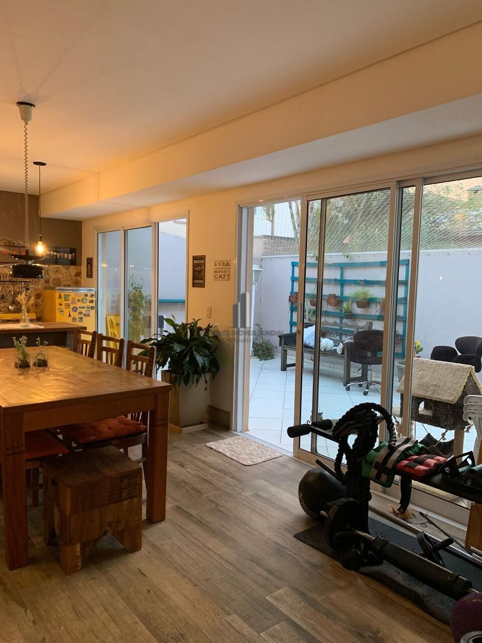 Casa de Condomínio à venda com 3 quartos, 129m² - Foto 2