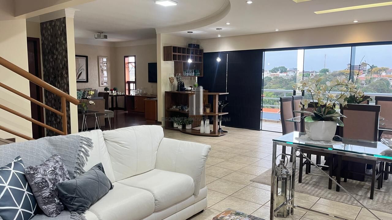 Casa à venda com 3 quartos, 285m² - Foto 2