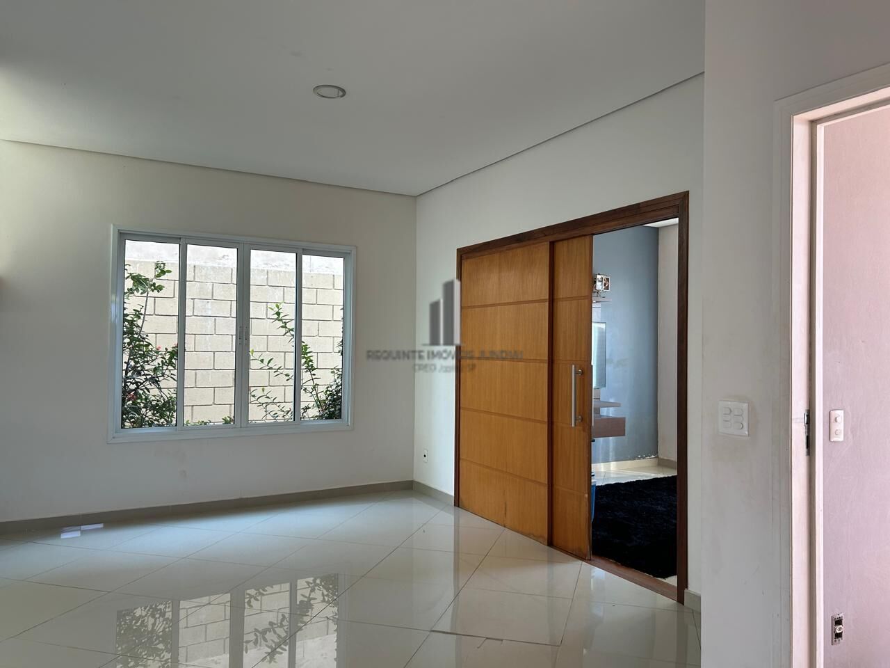 Casa para alugar com 4 quartos, 268m² - Foto 4