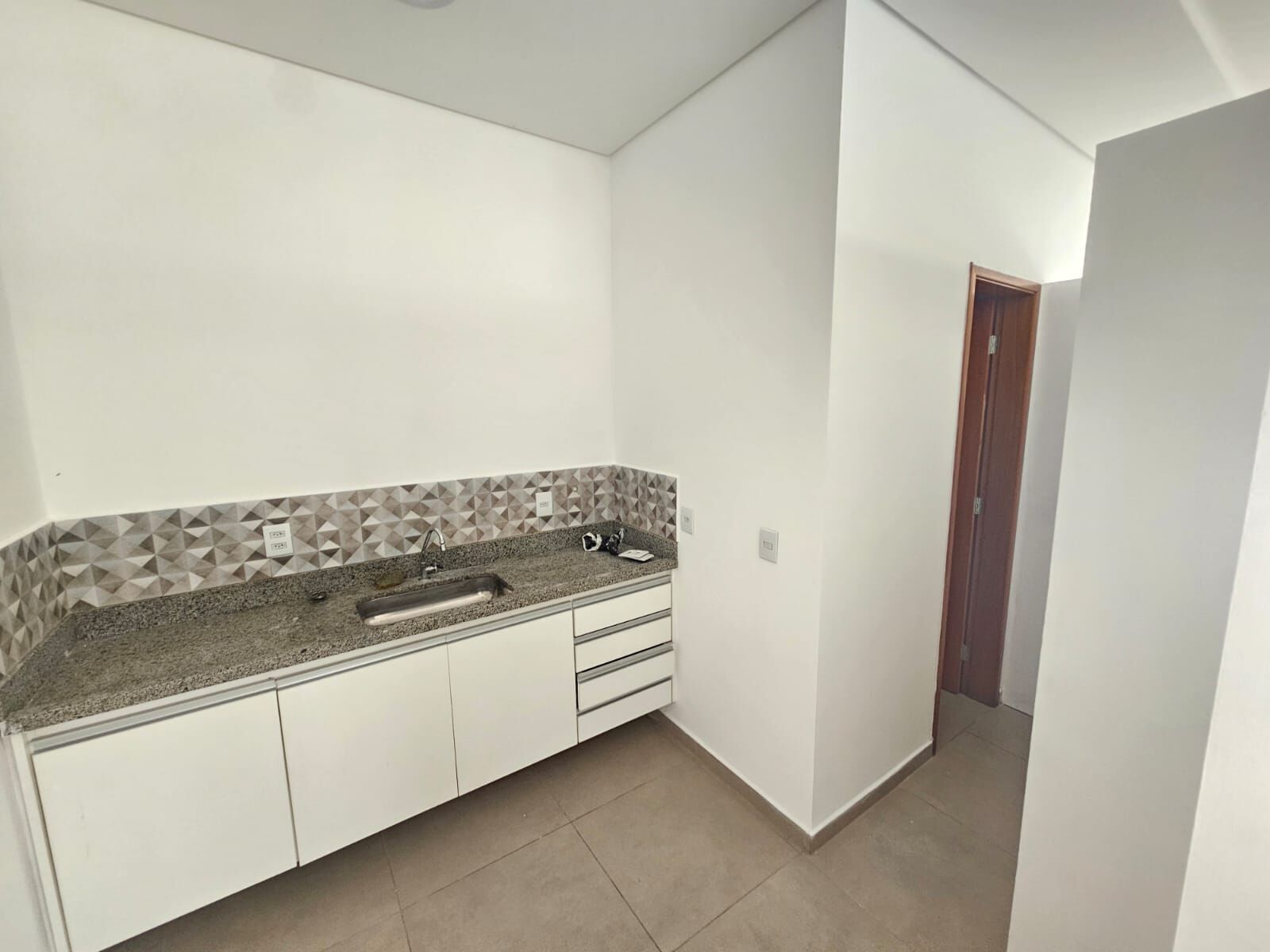Loja-Salão para alugar, 60m² - Foto 5