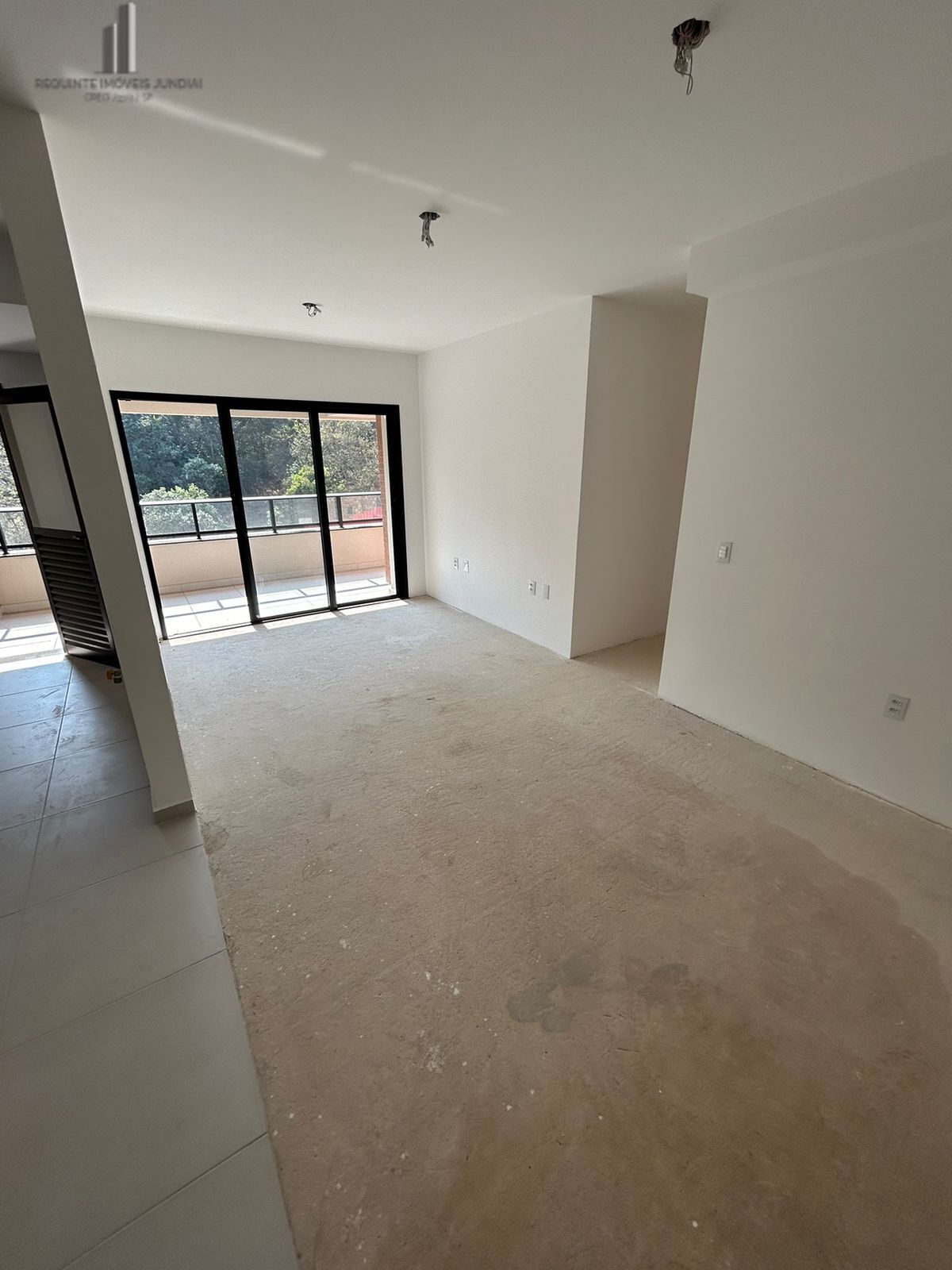 Apartamento à venda com 3 quartos, 95m² - Foto 3