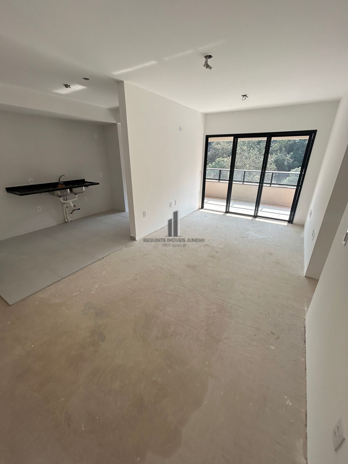 Apartamento à venda com 3 quartos, 95m² - Foto 2