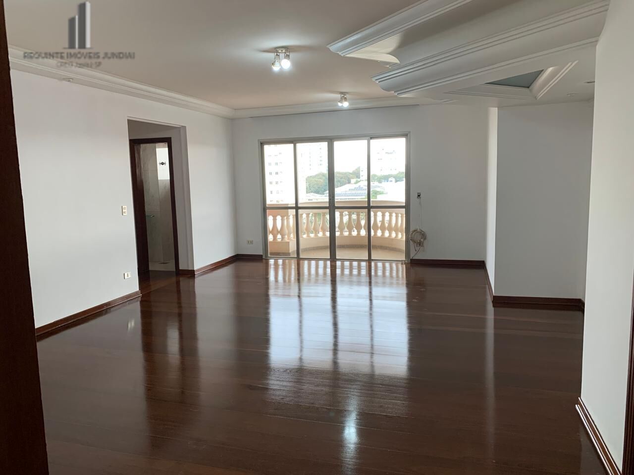 Apartamento para alugar com 4 quartos, 170m² - Foto 2