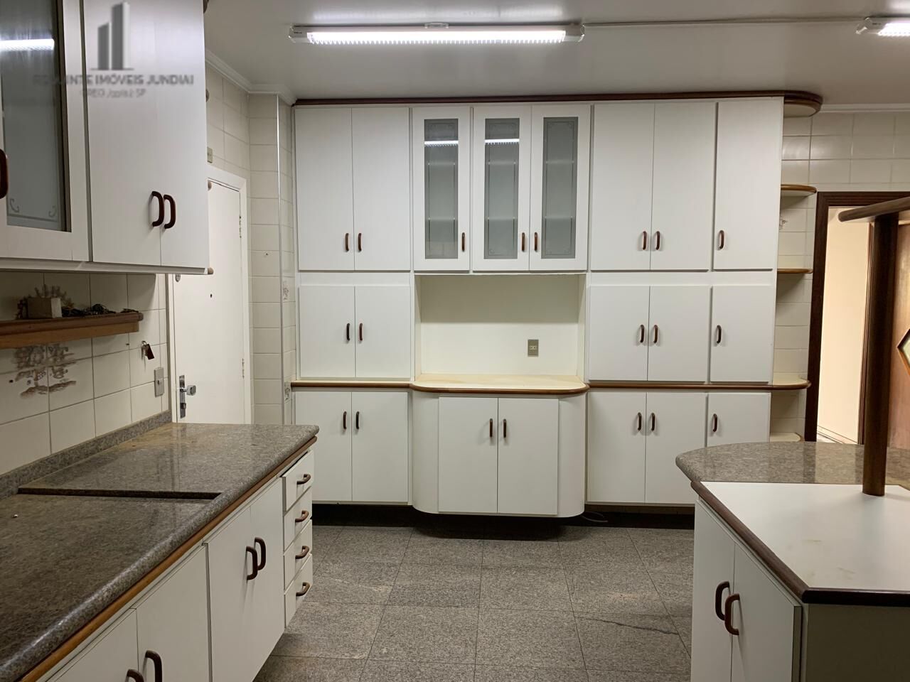 Apartamento para alugar com 4 quartos, 170m² - Foto 11