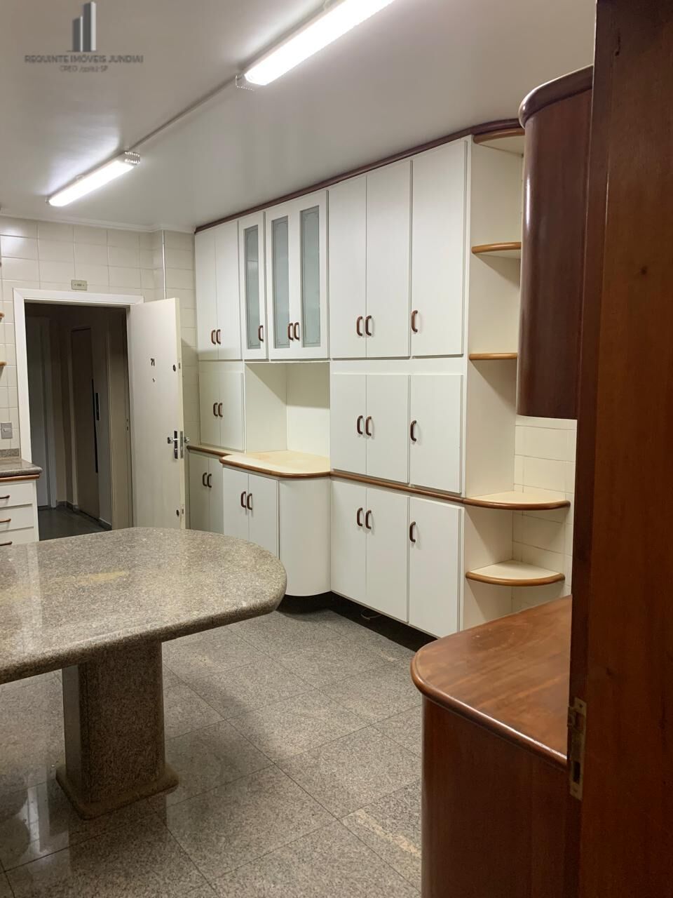 Apartamento para alugar com 4 quartos, 170m² - Foto 13