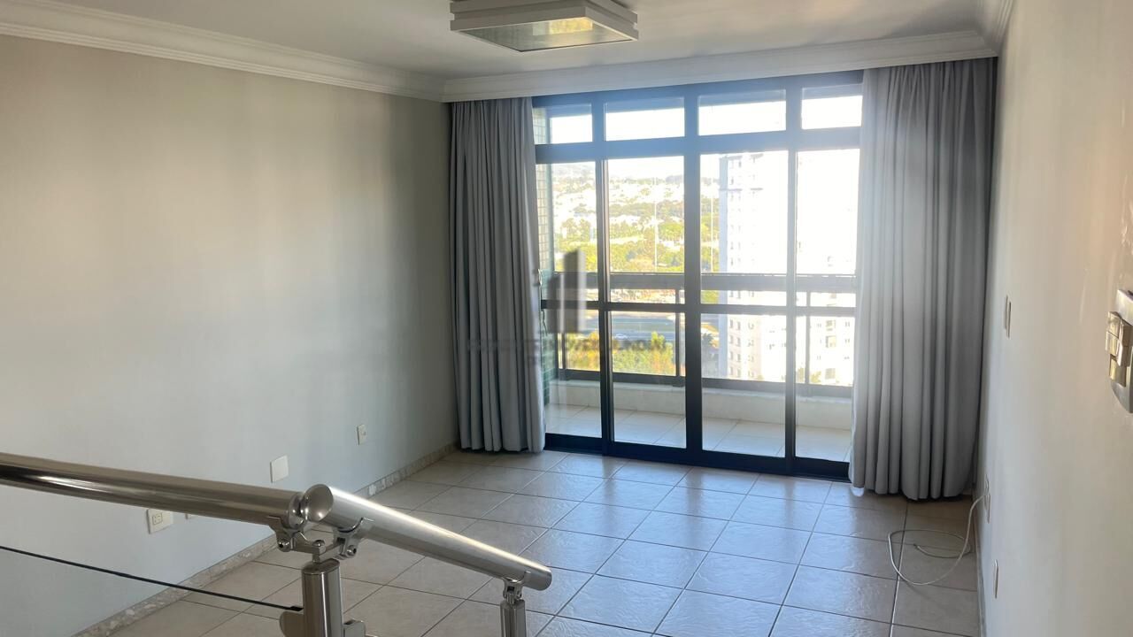 Apartamento à venda com 3 quartos, 173m² - Foto 2