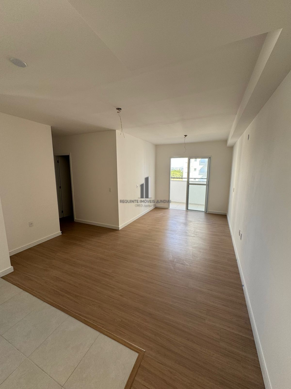 Apartamento à venda com 3 quartos, 78m² - Foto 2