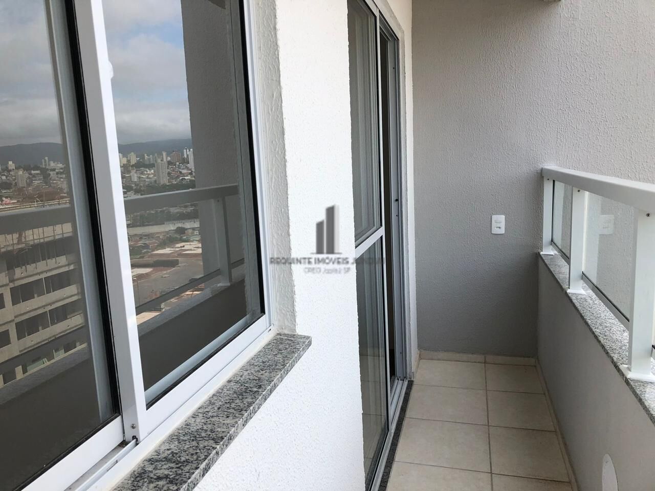 Apartamento à venda com 3 quartos, 54m² - Foto 4