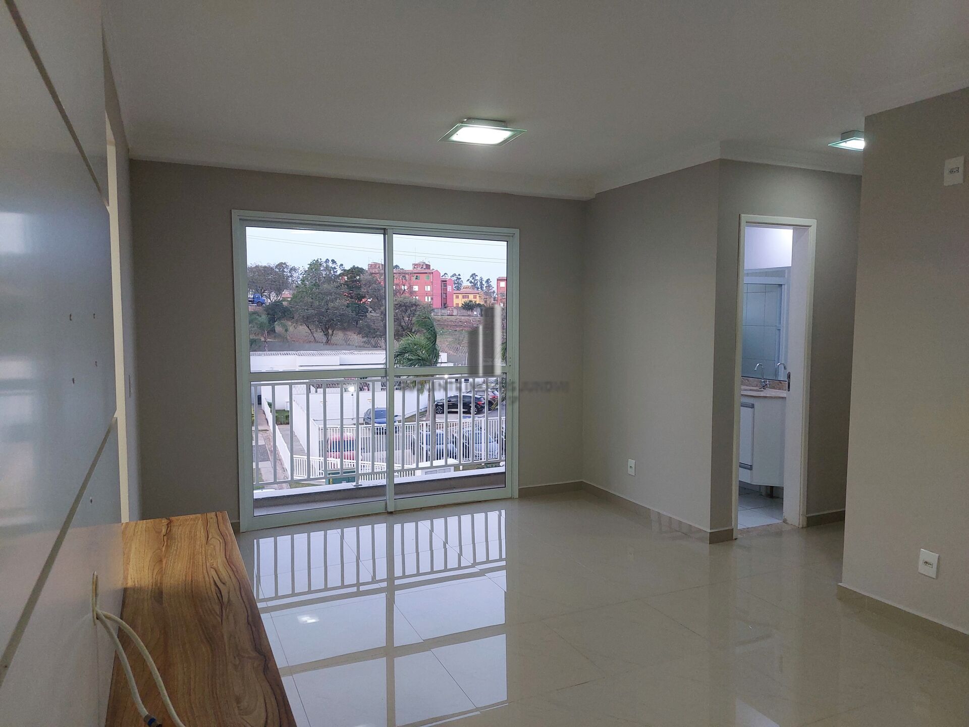 Apartamento à venda com 2 quartos, 60m² - Foto 2
