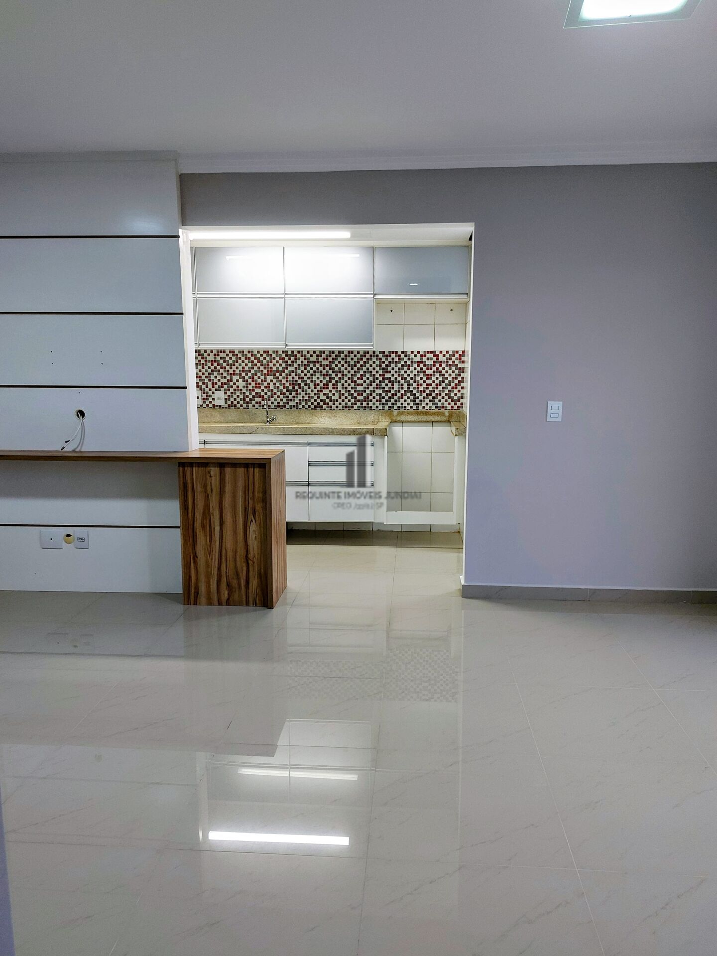 Apartamento à venda com 2 quartos, 60m² - Foto 4