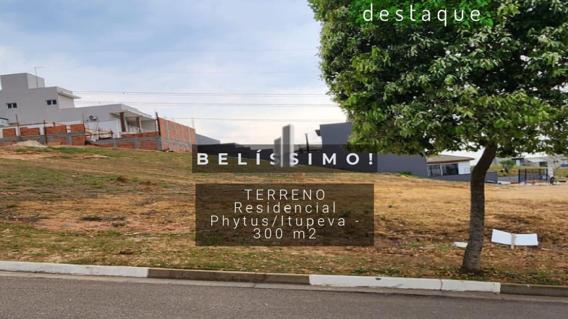 Terreno à venda, 300m² - Foto 1