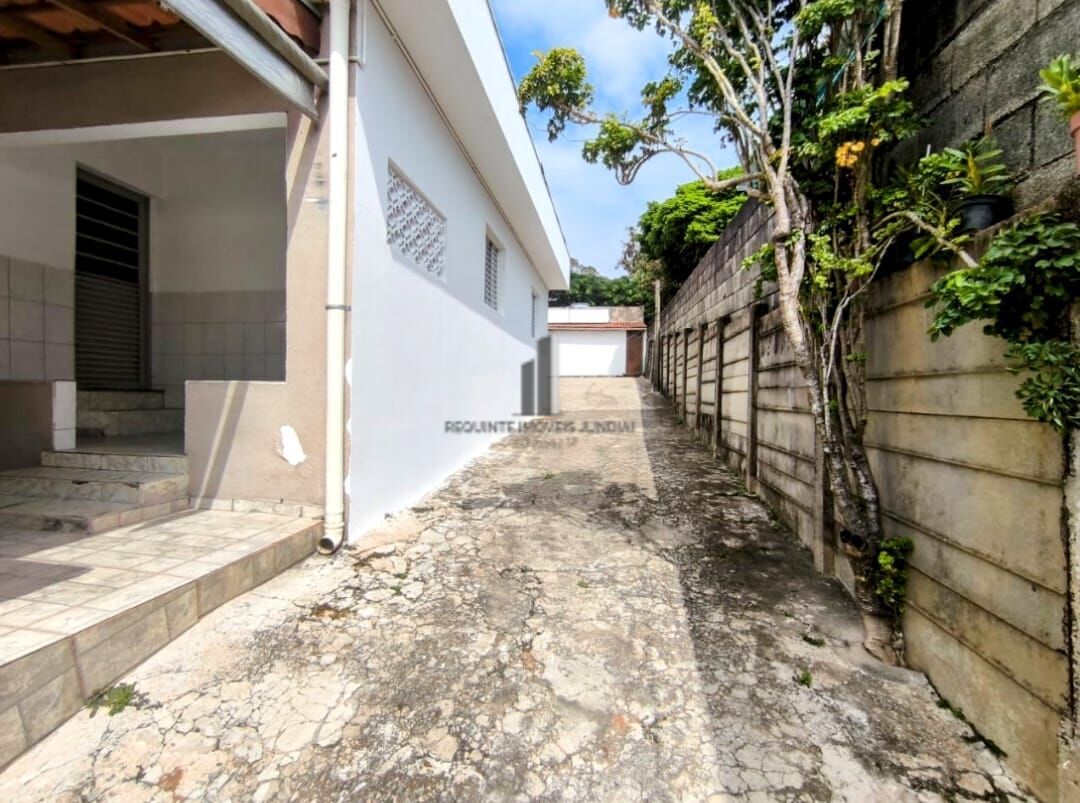 Casa à venda com 6 quartos, 330m² - Foto 4