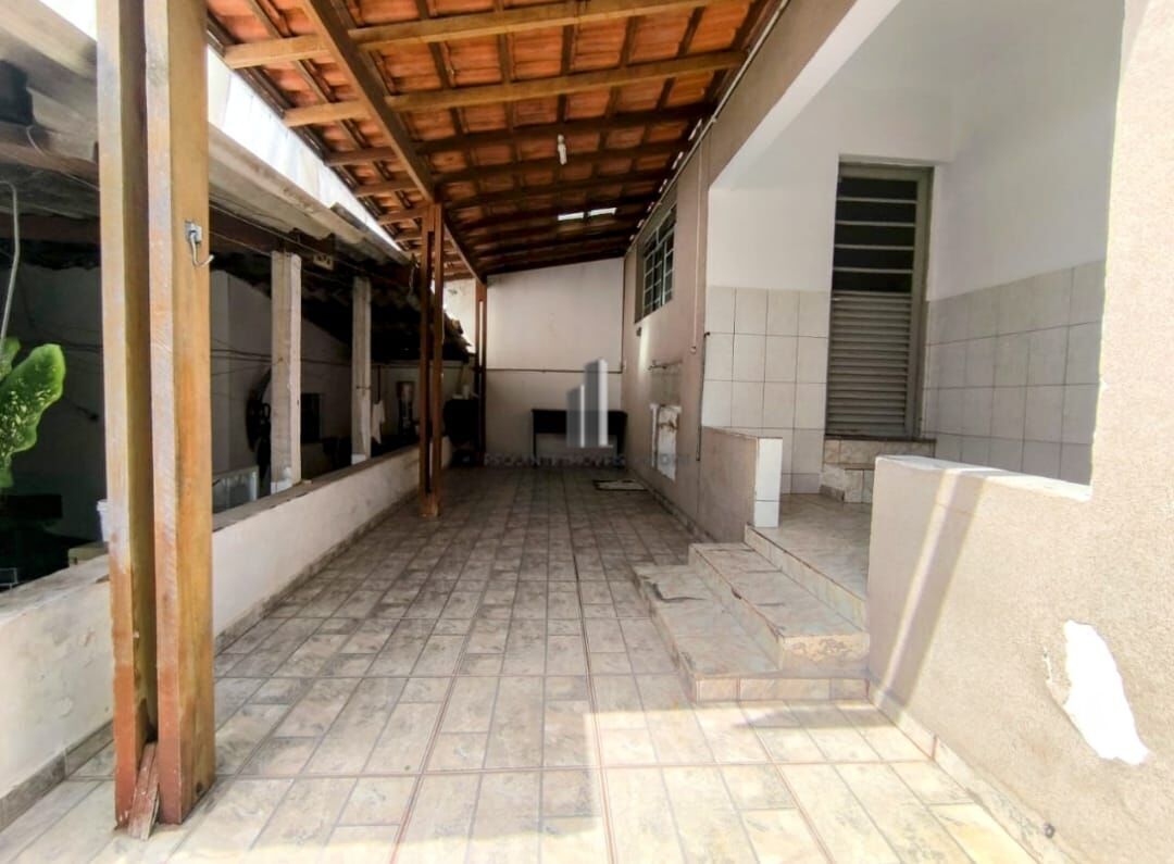 Casa à venda com 6 quartos, 330m² - Foto 5