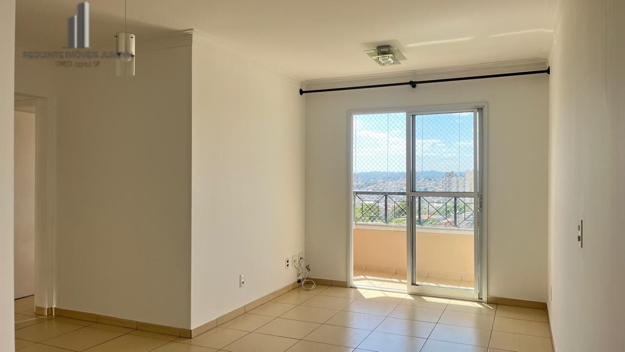 Apartamento para alugar com 3 quartos, 82m² - Foto 2