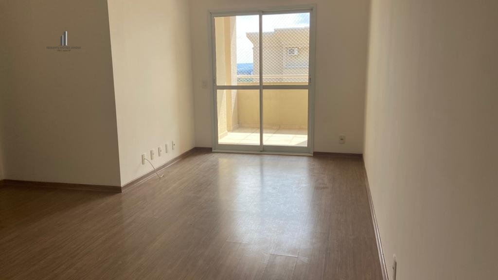 Apartamento à venda com 3 quartos, 84m² - Foto 2