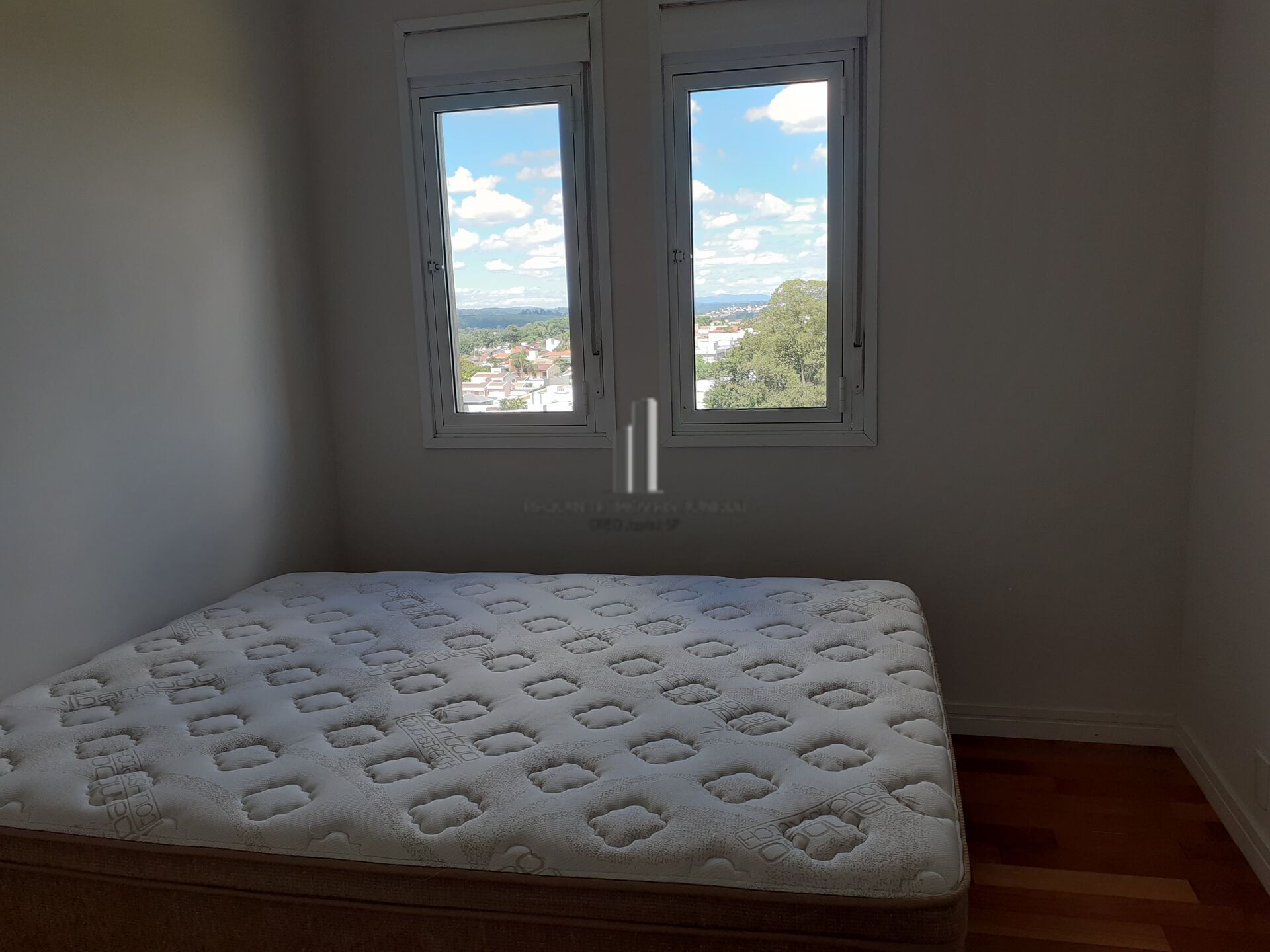 Apartamento para alugar com 2 quartos, 70m² - Foto 13