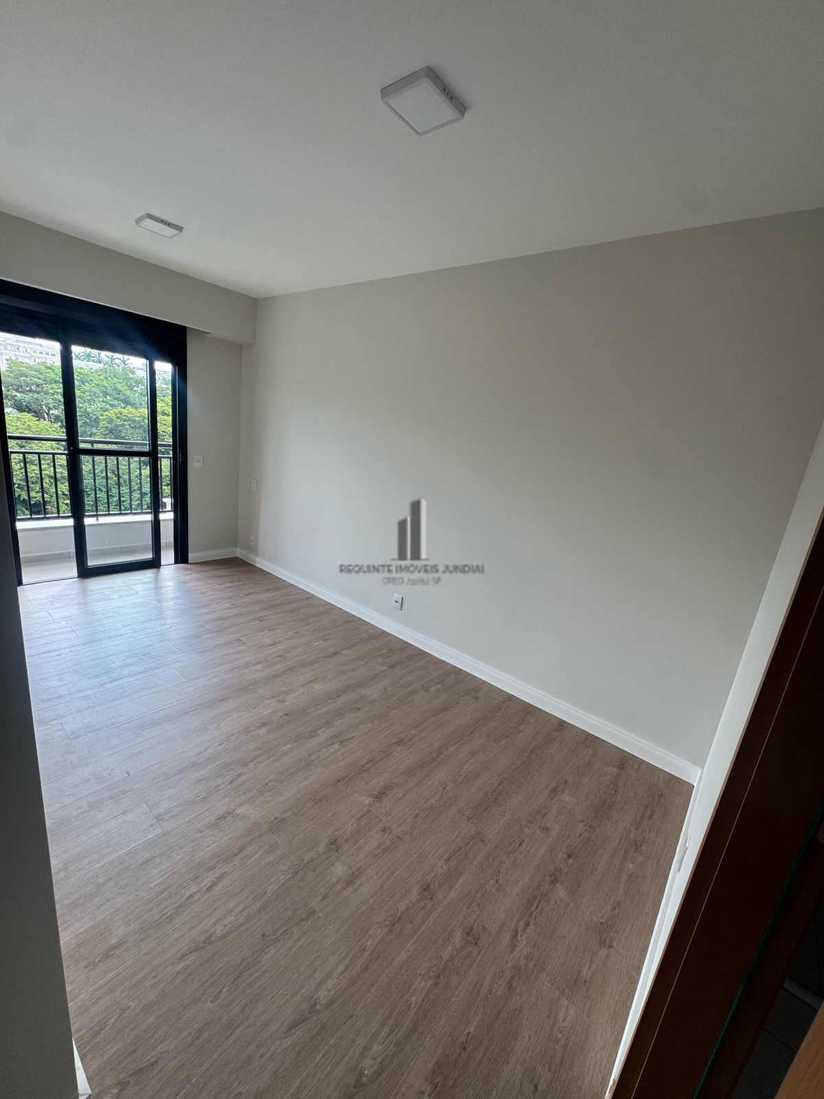 Apartamento à venda com 2 quartos, 68m² - Foto 3