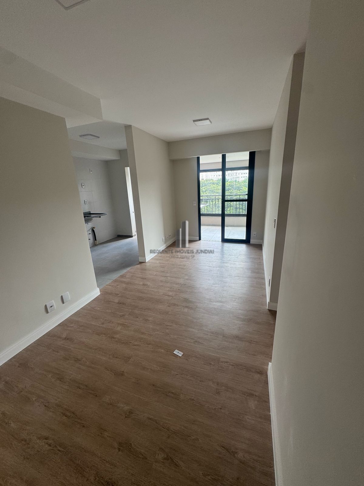 Apartamento à venda com 2 quartos, 68m² - Foto 2