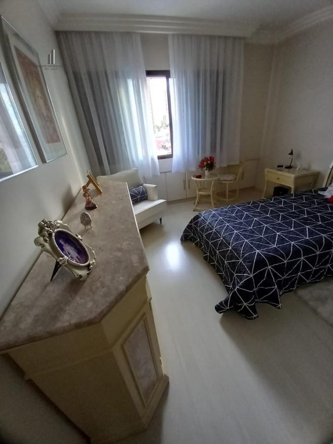 Apartamento à venda com 4 quartos, 268m² - Foto 19